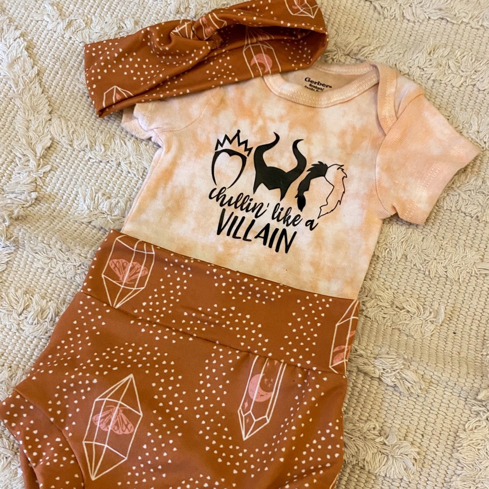 Chillin Like a Villain Outfit